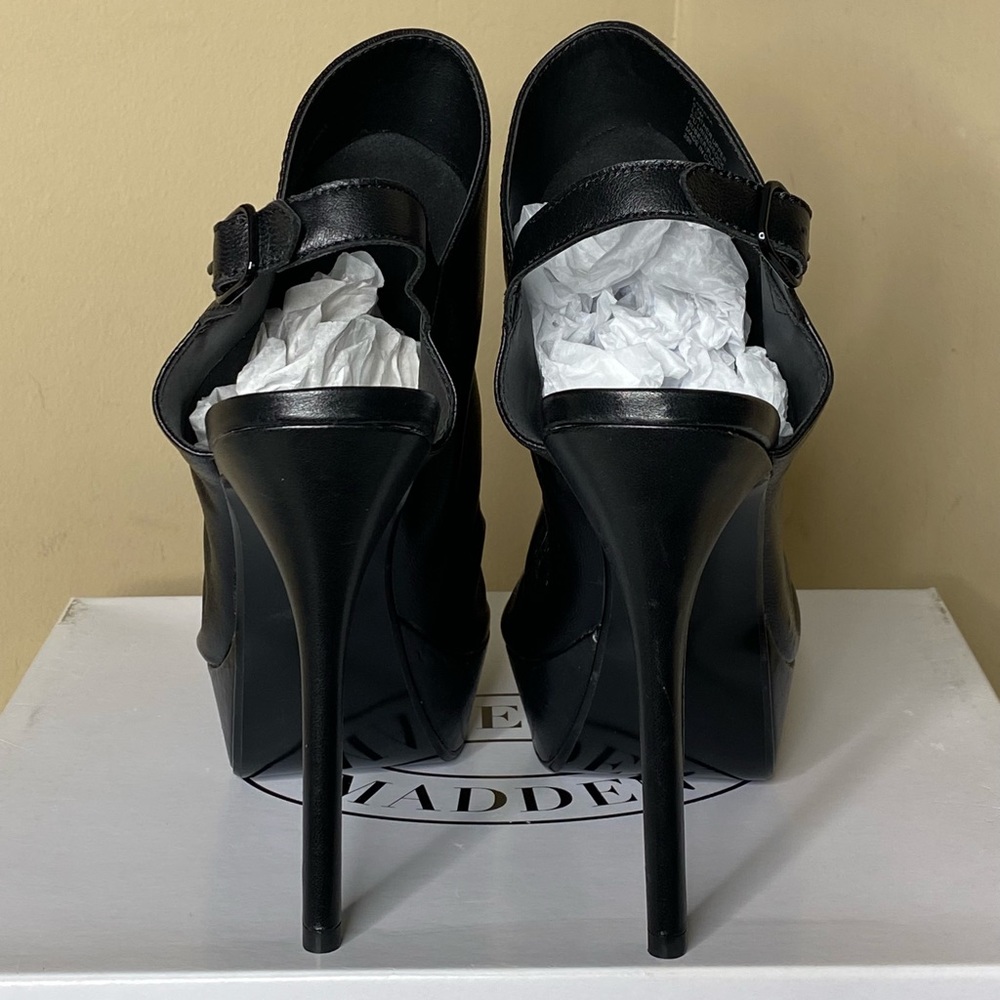 Steve Madden Black Leather Heels - Picture 4 of 8